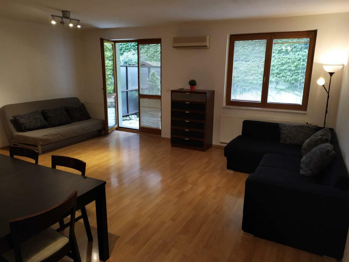 Kate & Jenny - Two-Level Apartment In The Old Town Bratislava Buitenkant foto